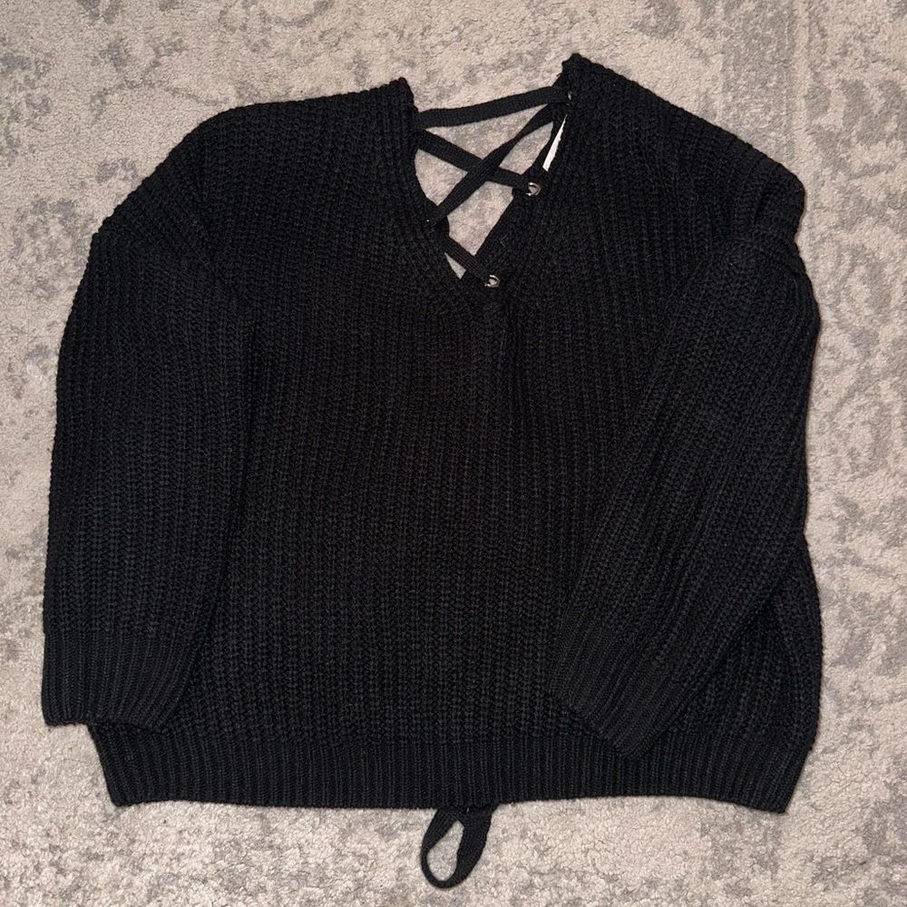 Goodnight Macaroon Isabella Criss Cross Cropped Sweater - One Size